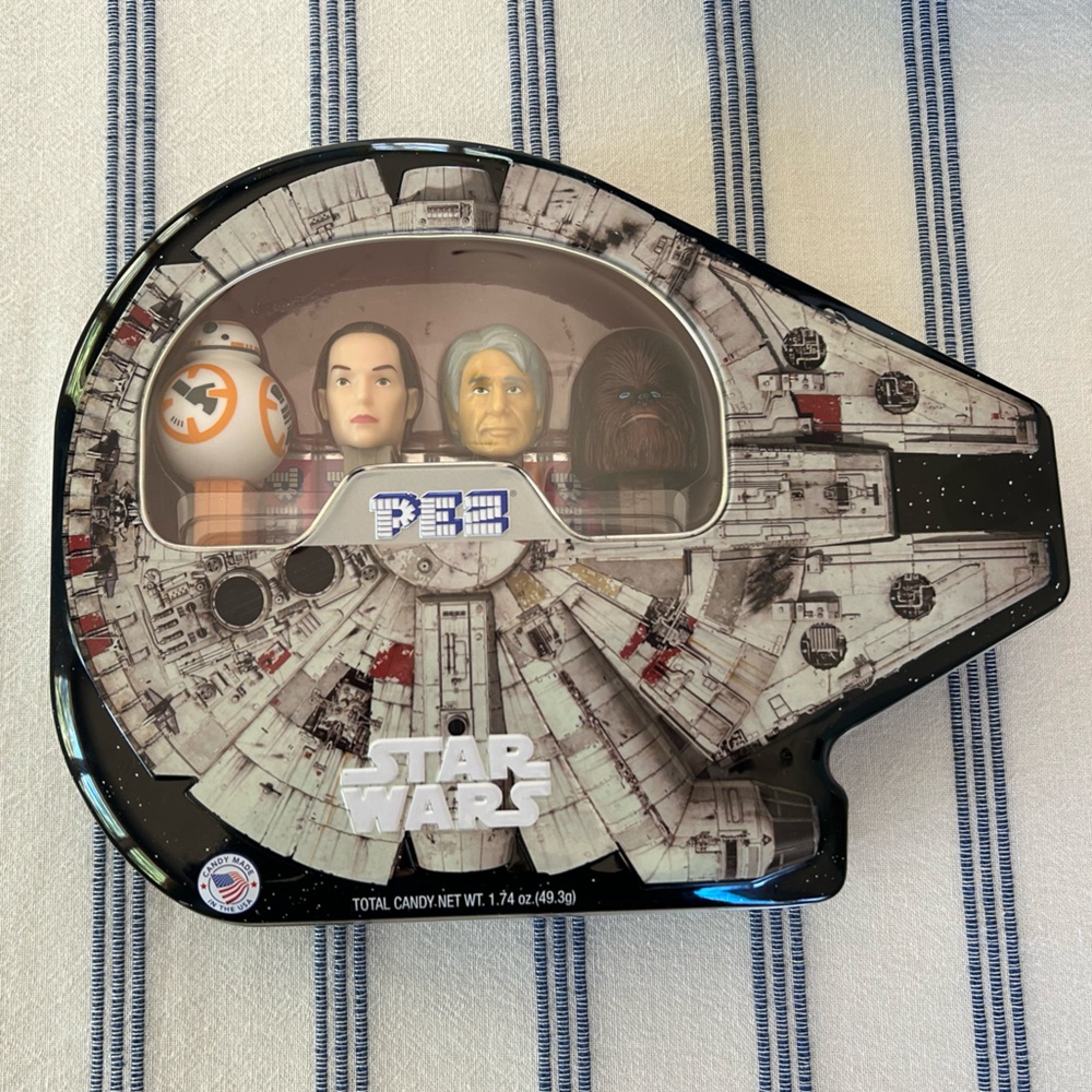 Collectible Star Wars Millennium Falcon PEZ Dispenser Set - Unopened & NWOT!
